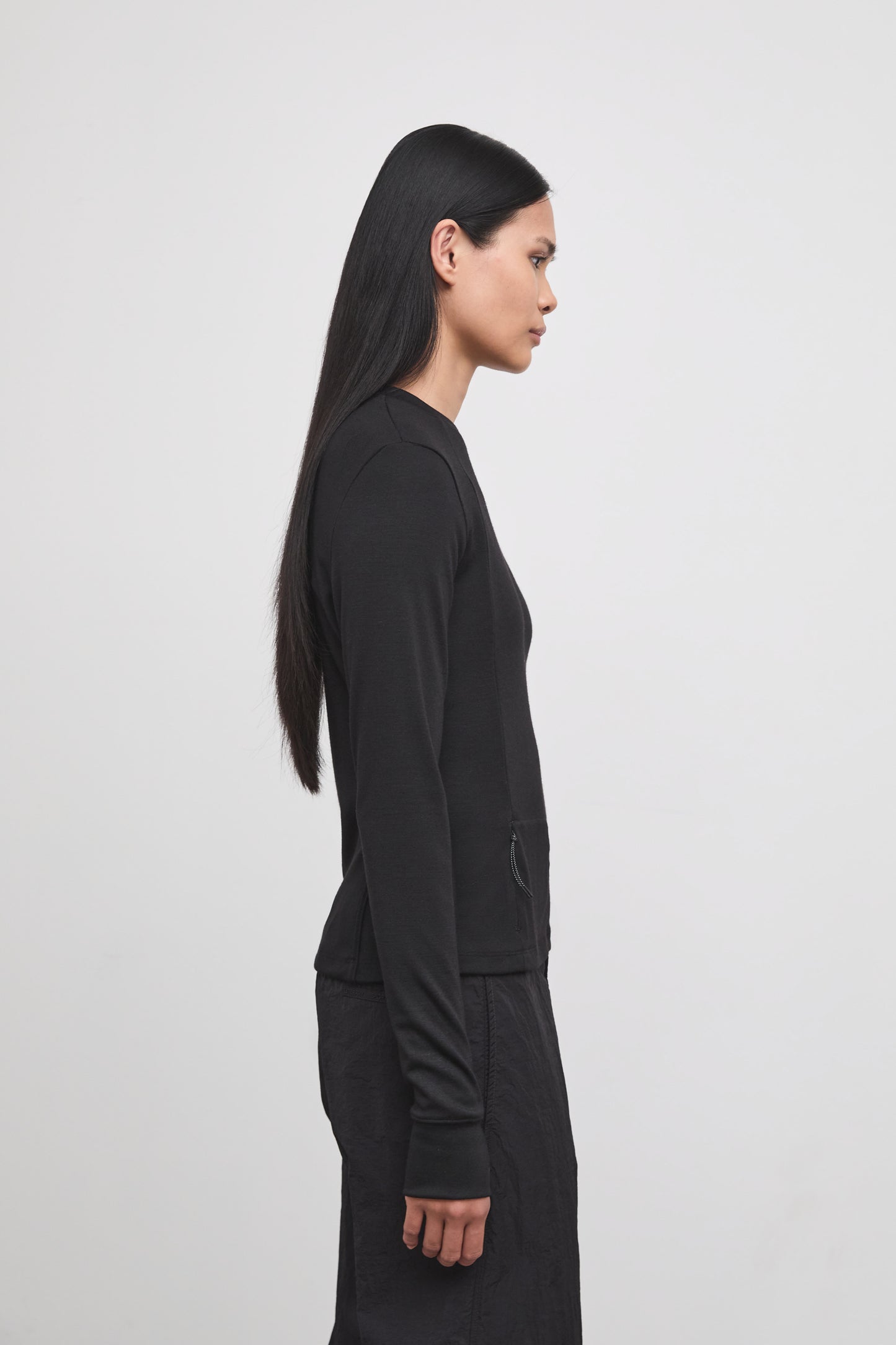 Literary Sport - Anne Womens Long Sleeve Crewneck Running T-Shirt - Black - Side