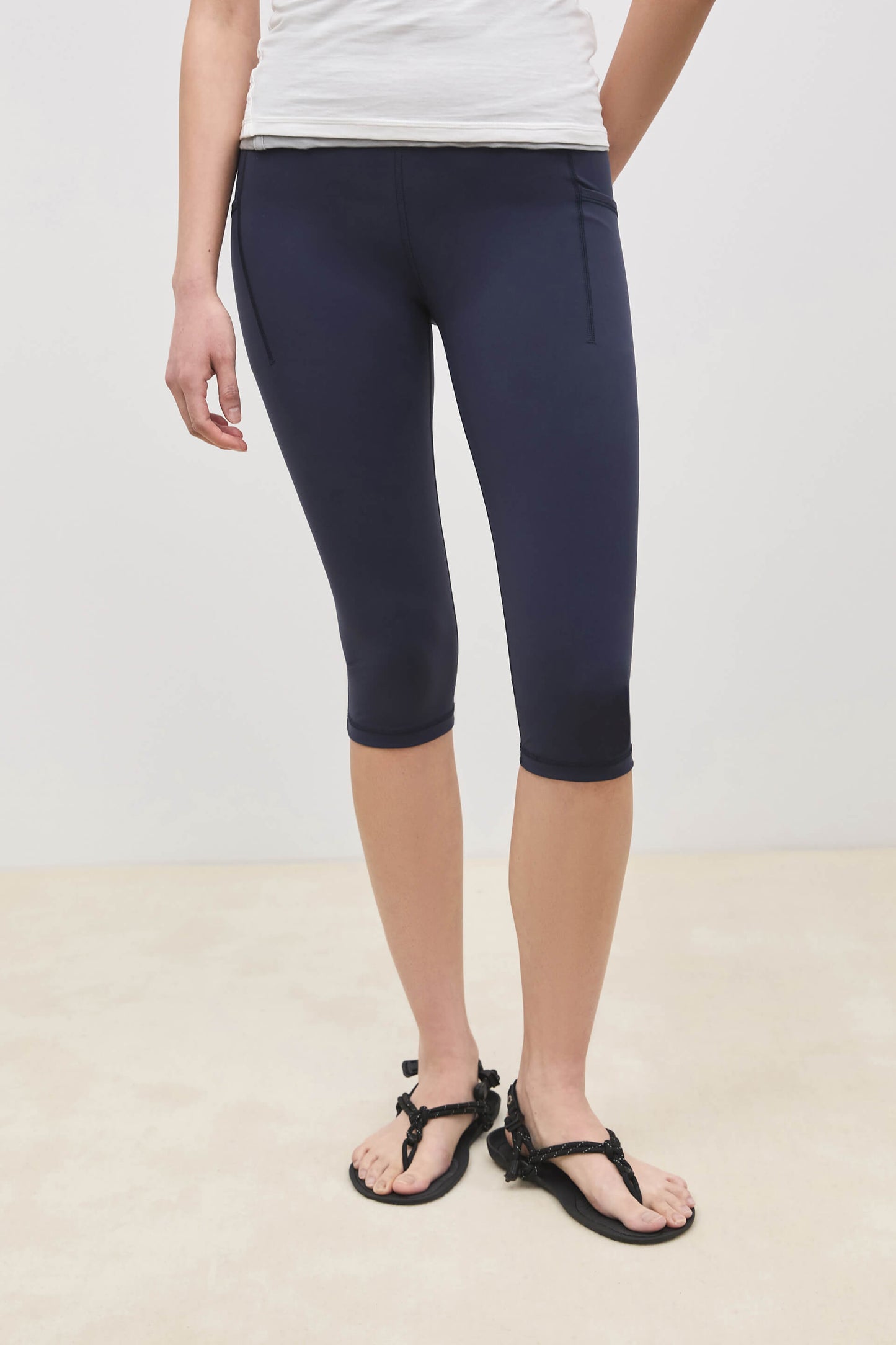 Literary Sport | Lena Womens Capri Length Running Tight - Washed Navy