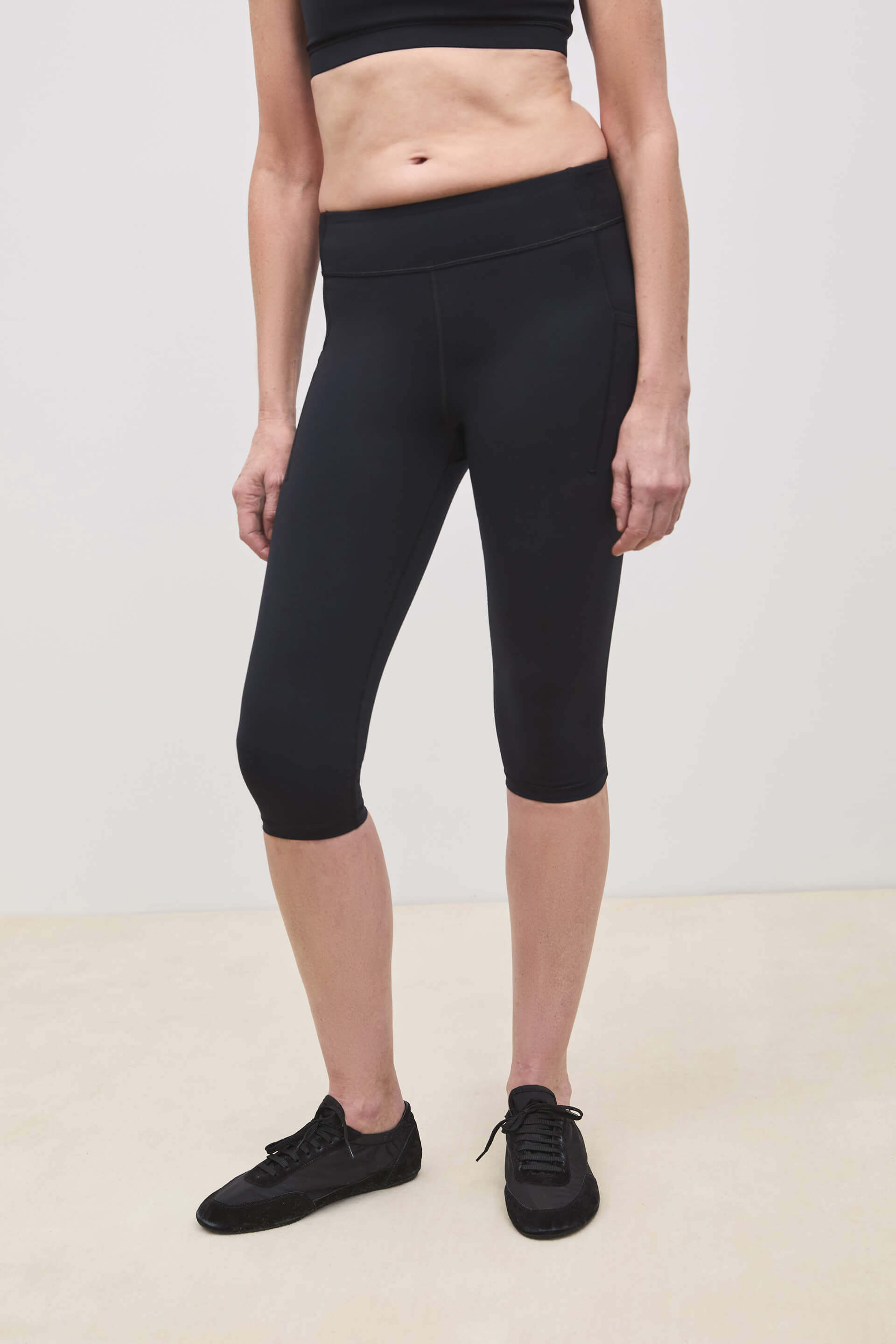 Literary Sport | Lena Womens Capri Length Running Tight - Black