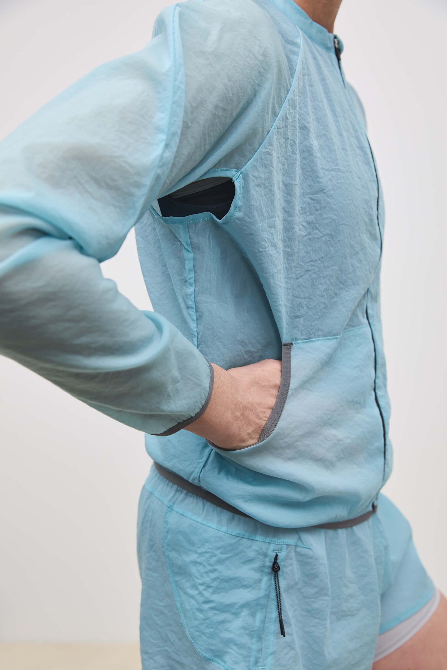 Literary Sport | Tove Womens Lightweight Running Jacket - Mist Light Blue