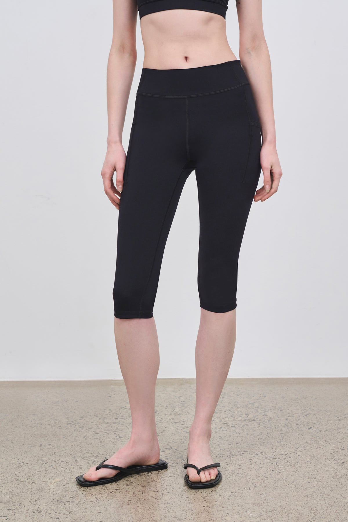 Literary Sport | Lena Womens Capri Length Running Tight - Black