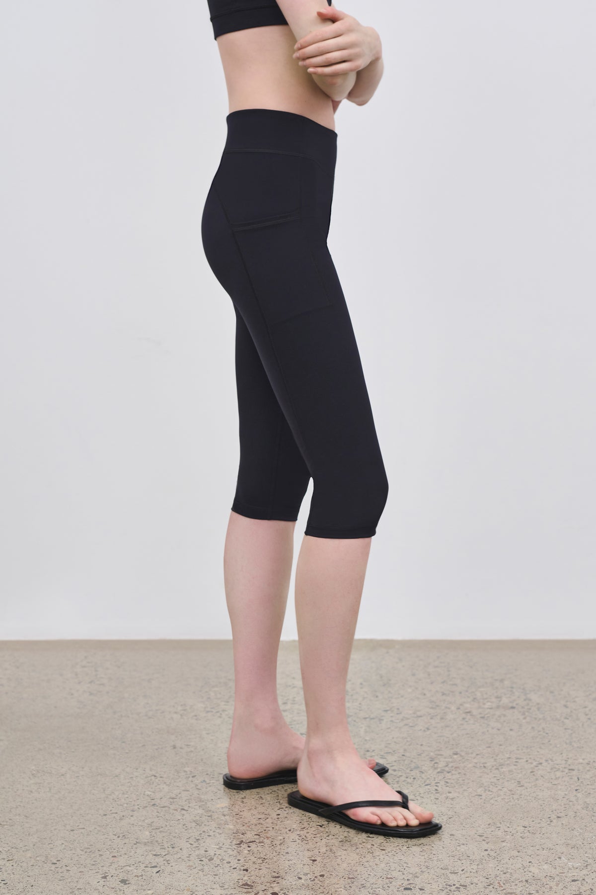 Literary Sport | Lena Womens Capri Length Running Tight - Black