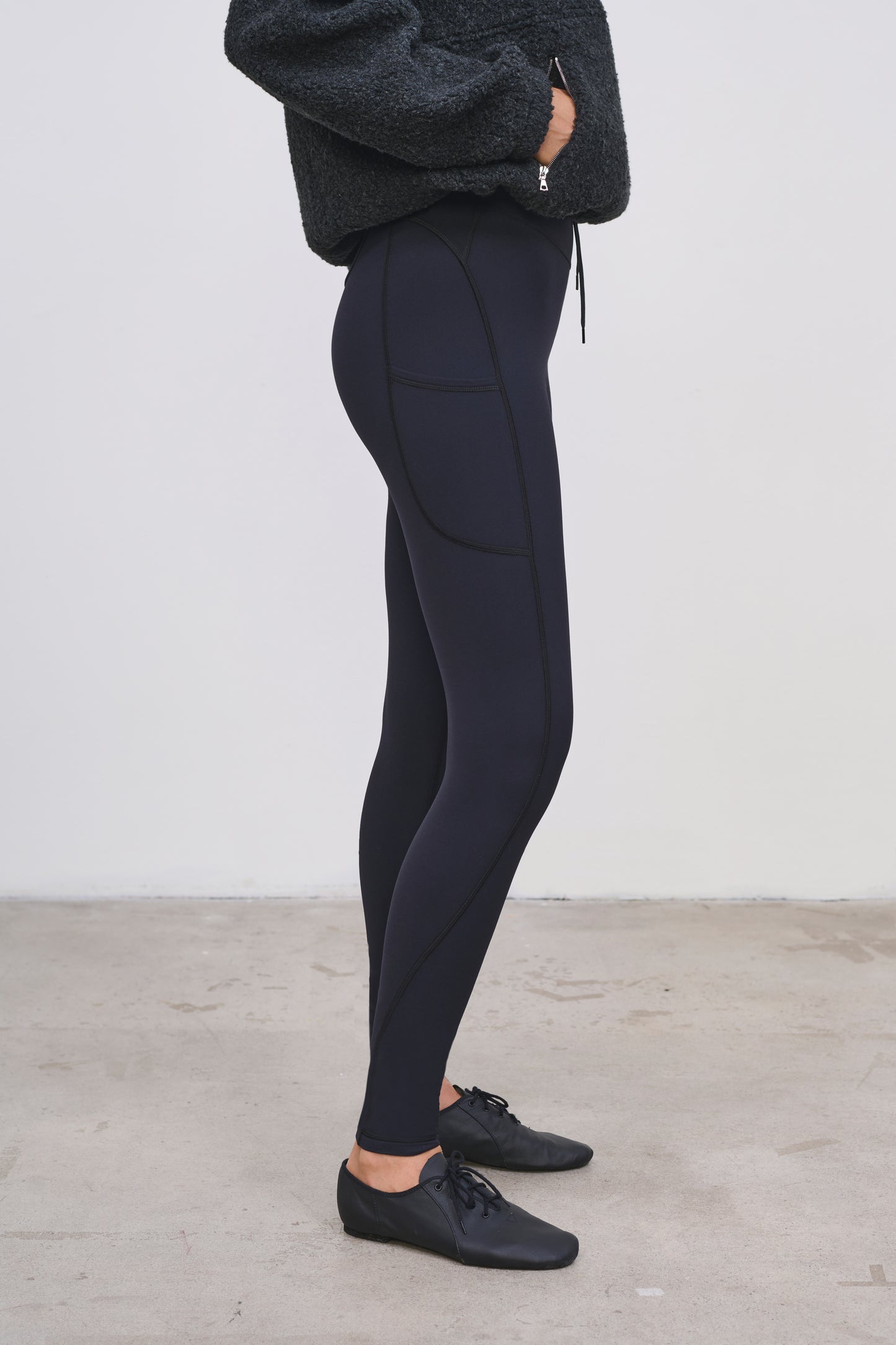 Literary Sport | Women's Full-Length Insulated Running Leggings & Tights - Ursula Cargo Tight in Black
