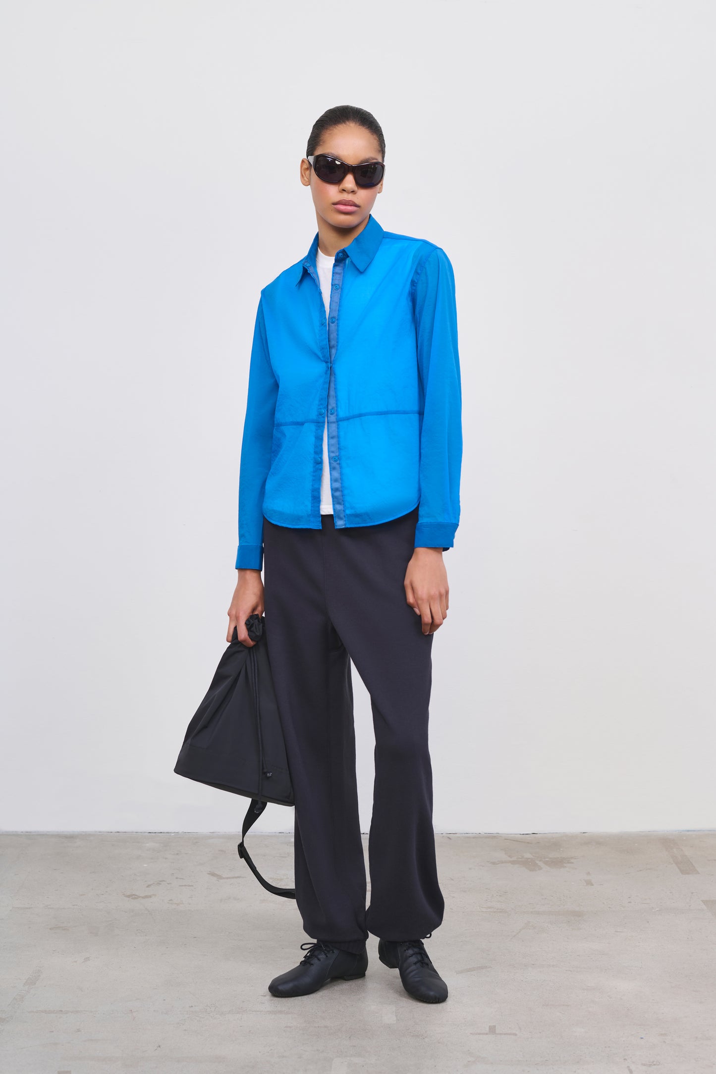 Literary Sport | Women's Long Sleeve Button-Up Running Shirt - Hana Shirt in Lapis