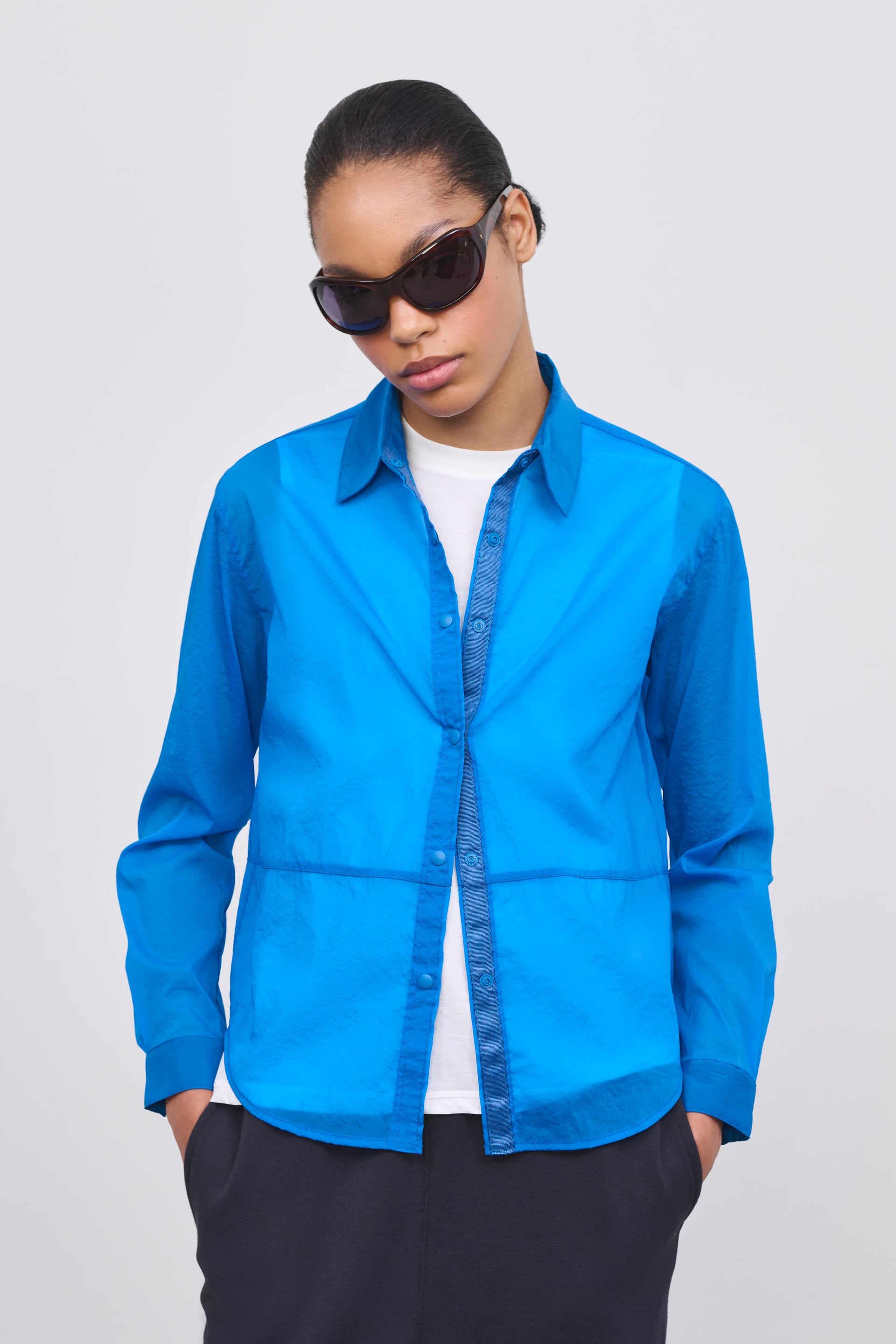 Literary Sport | Women's Long Sleeve Button-Up Running Shirt - Hana Shirt in Lapis