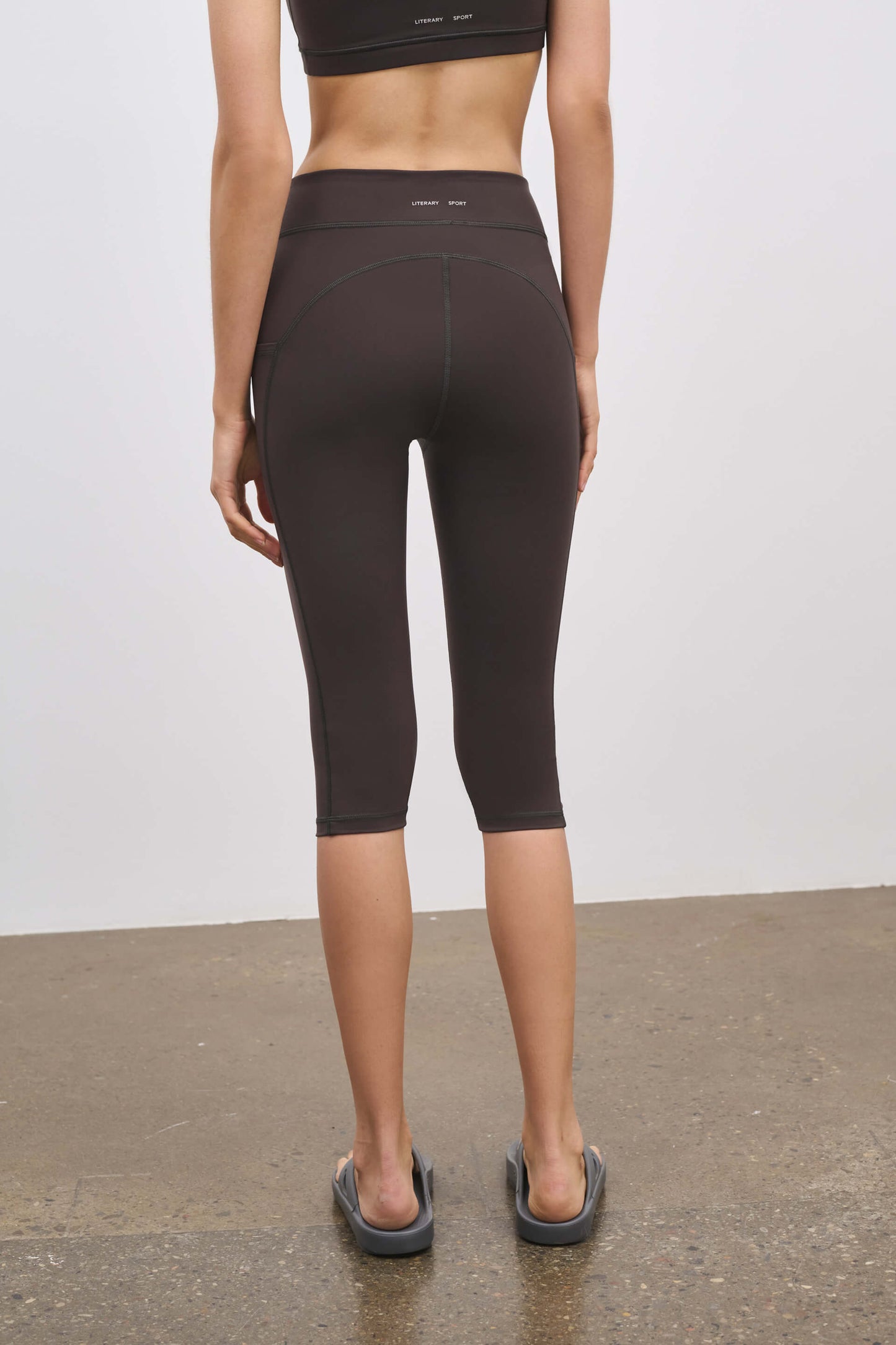 Literary Sport | Lena Womens Capri Length Running Tight - Ash Dark Brown